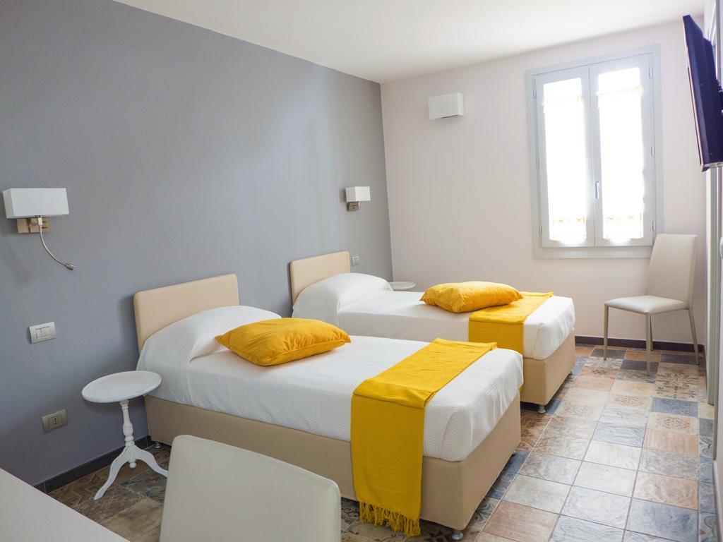 Double or Twin Room,1070165158:JPEG