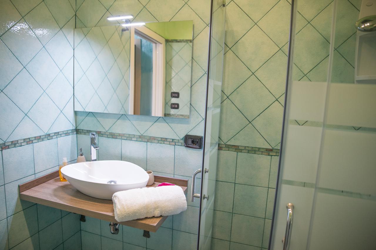 Deluxe Double Room with Balcony,662458233:JPEG