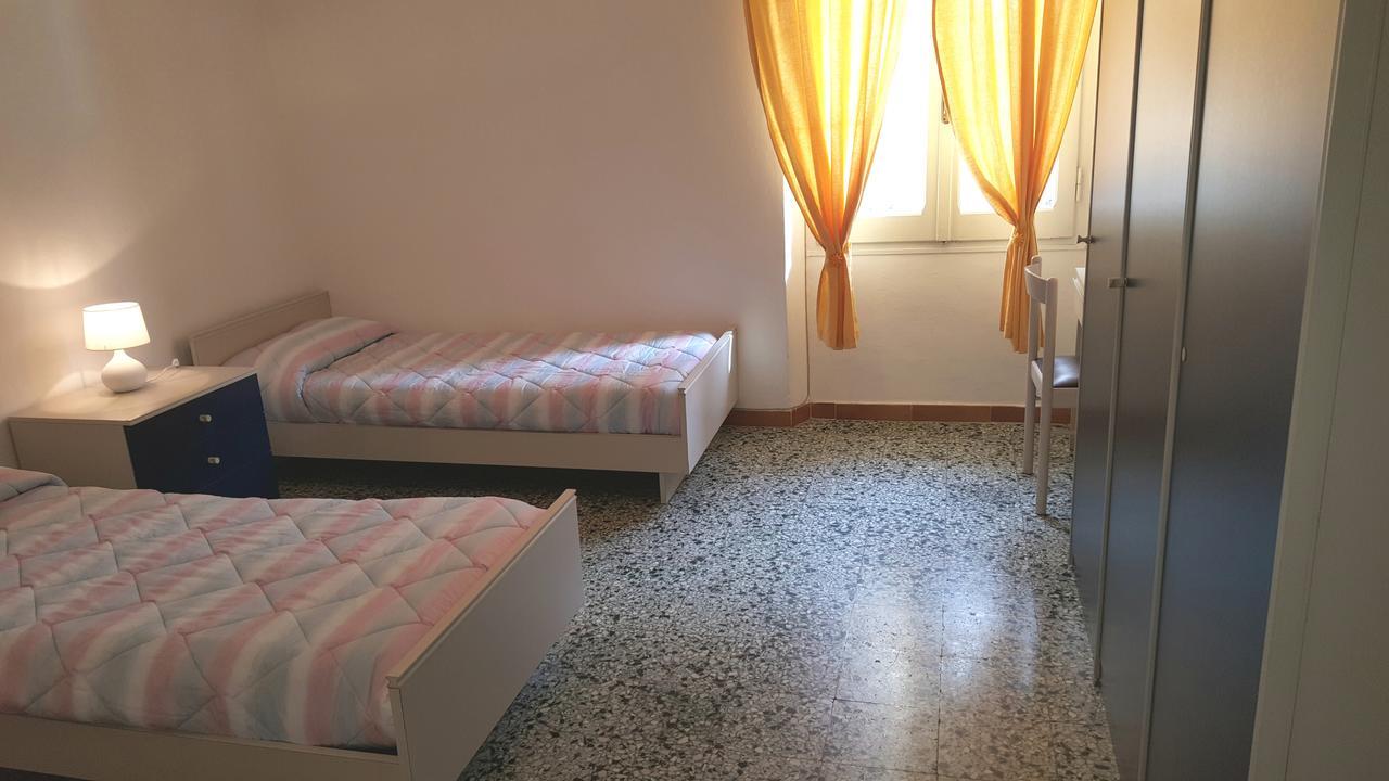 Twin Room with Private External Bathroom