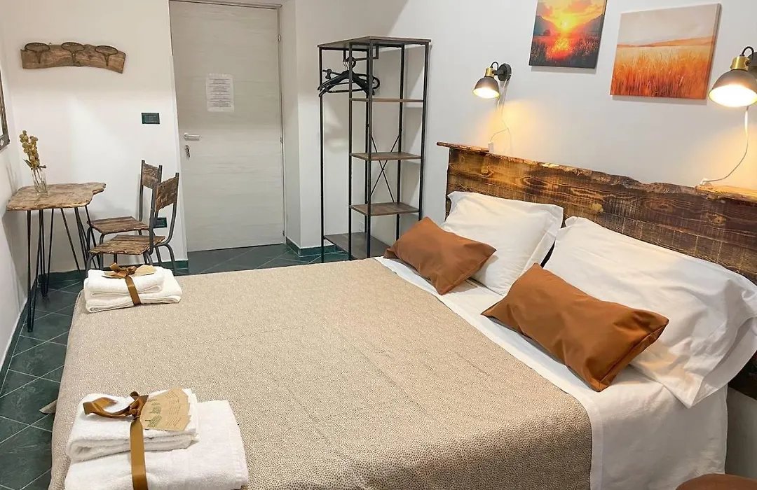 Big Fish Alghero Guesthouse-1