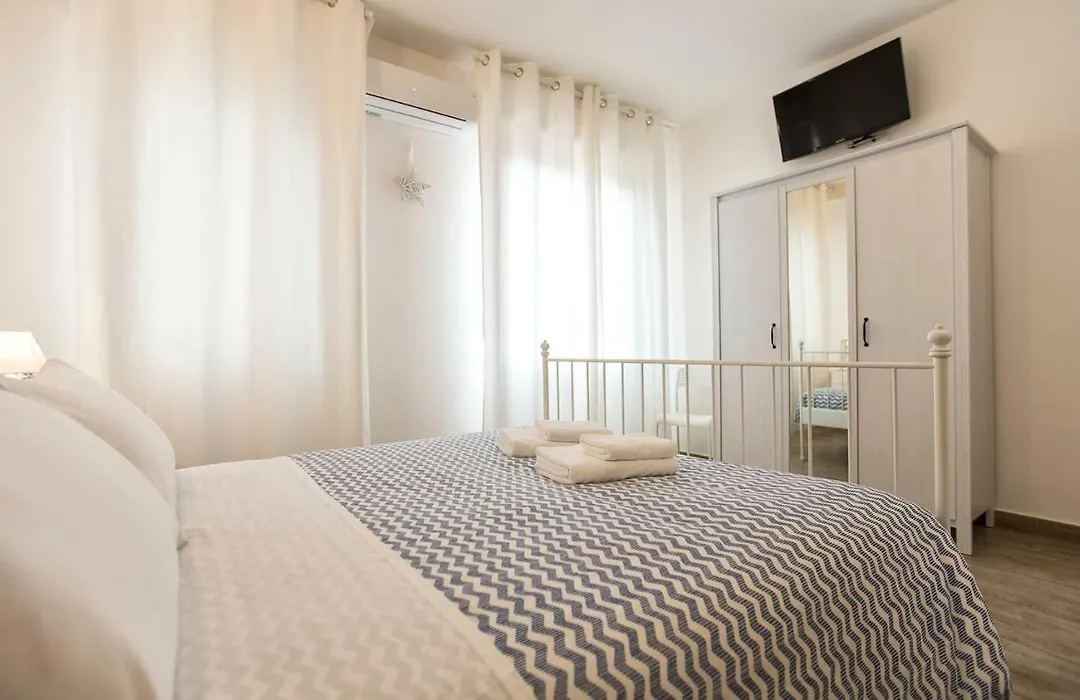White Charme Rooms -Self Check In--1