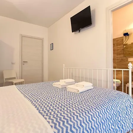 White Charme Rooms -Self Check In--3